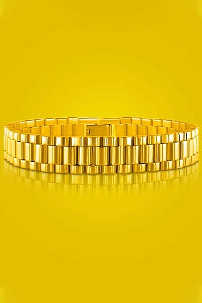 Example of golden bracelet image retouching