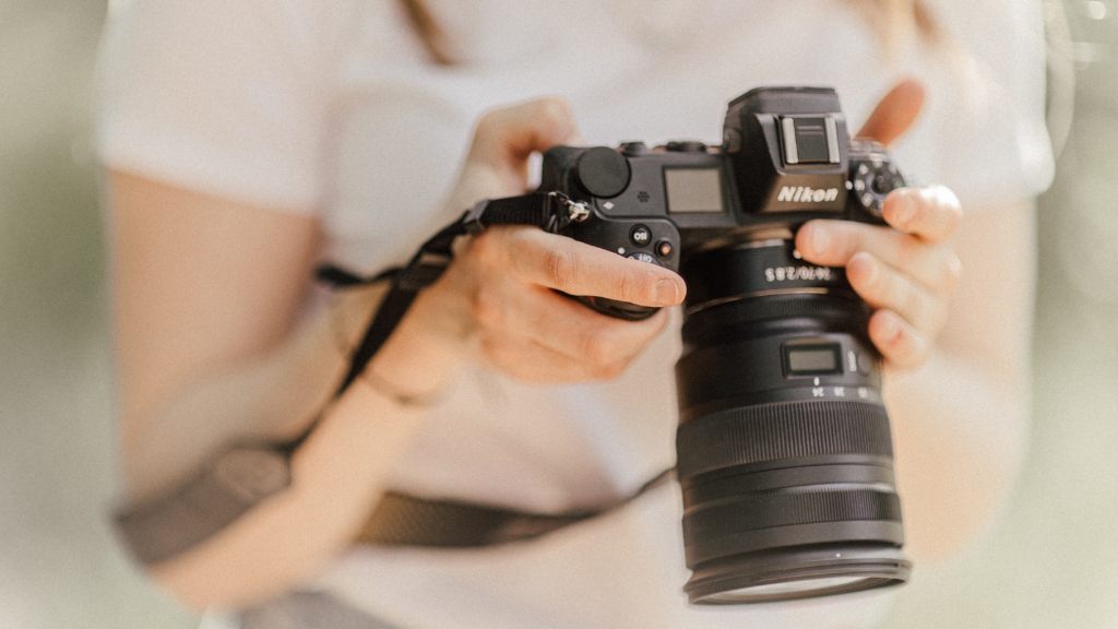 How to Choose the Right Photographer for Your Brand?